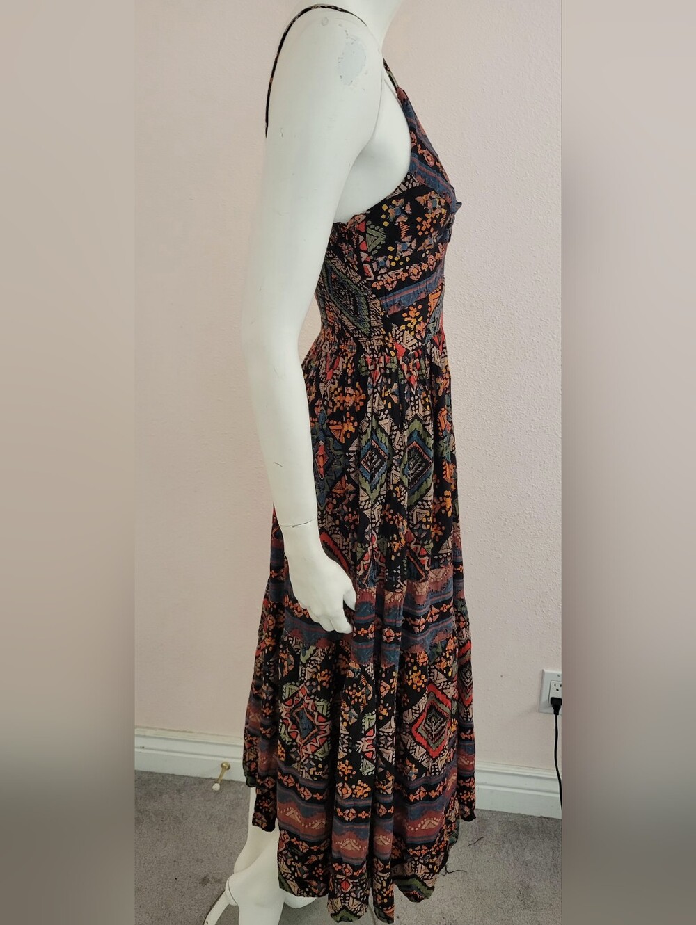ANGIE Geometric Boho Maxi Dress Size M Cutout Front Smocked Back - Picture 6 of 12